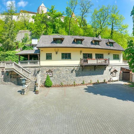 Resort U Jelena Křivoklát Exteriör bild
