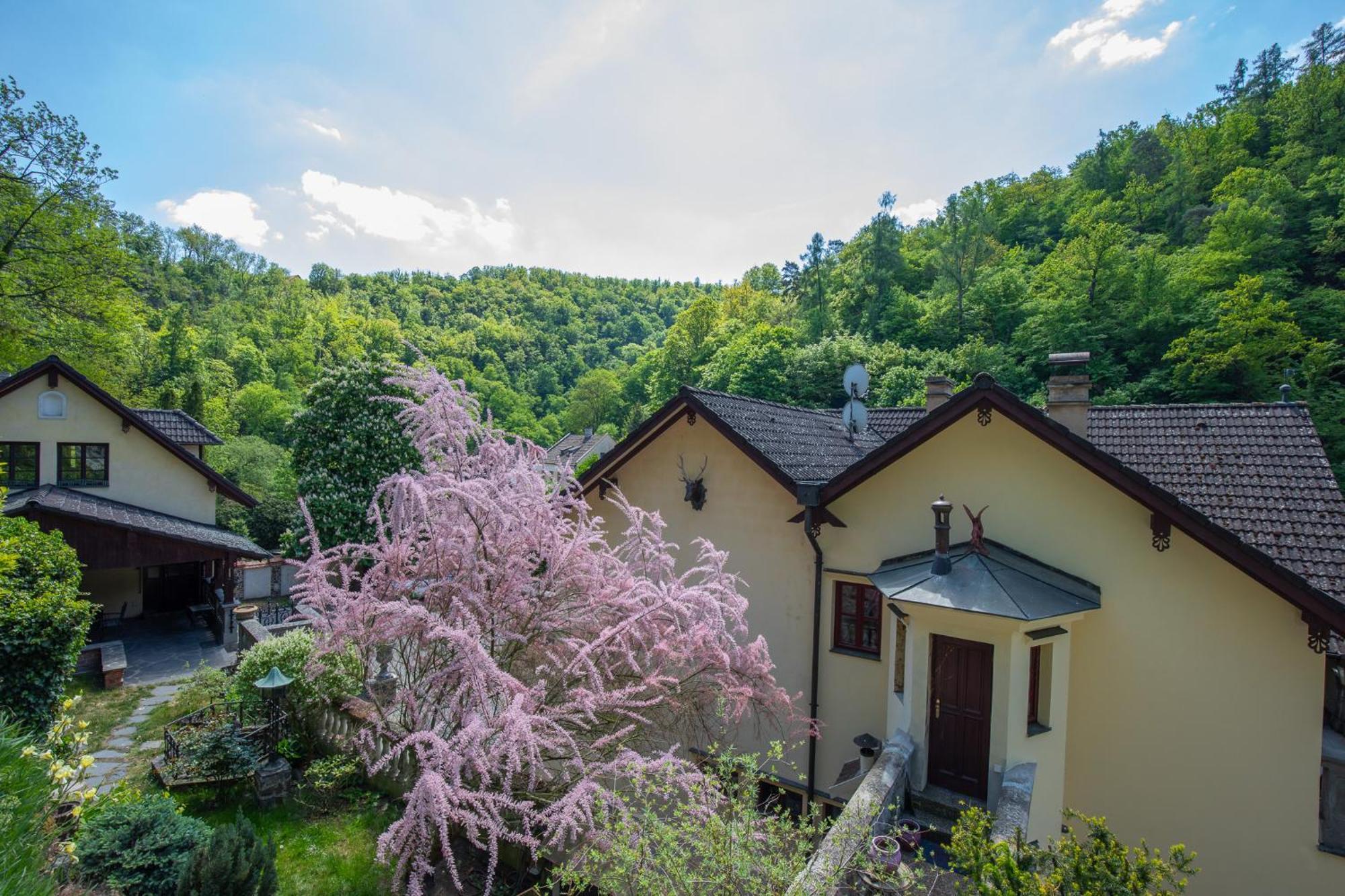 Resort U Jelena Křivoklát Exteriör bild