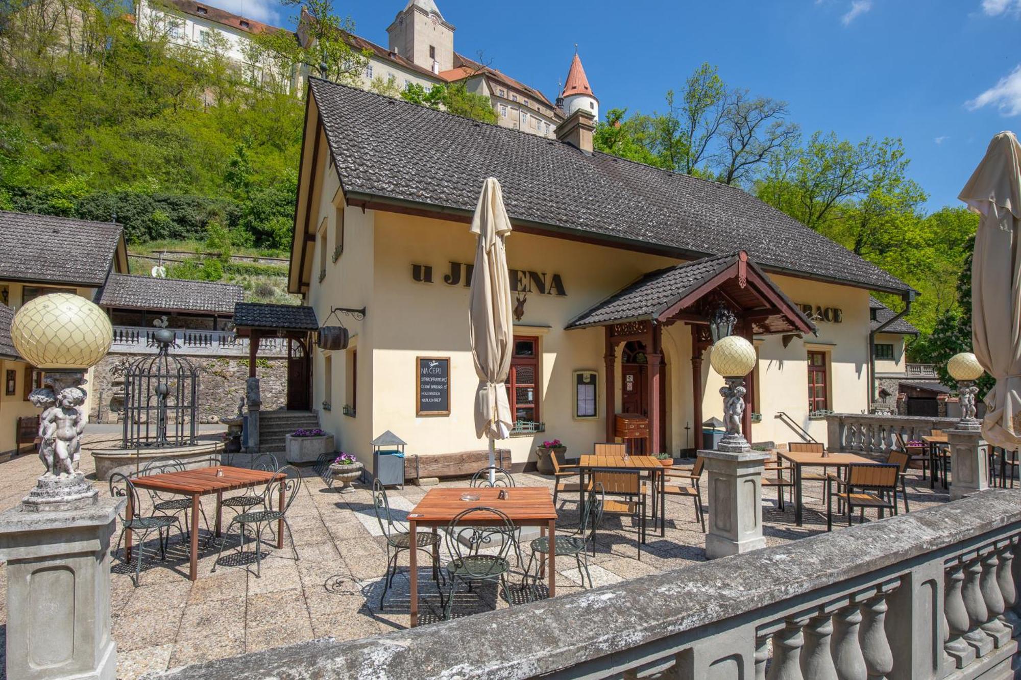Resort U Jelena Křivoklát Exteriör bild